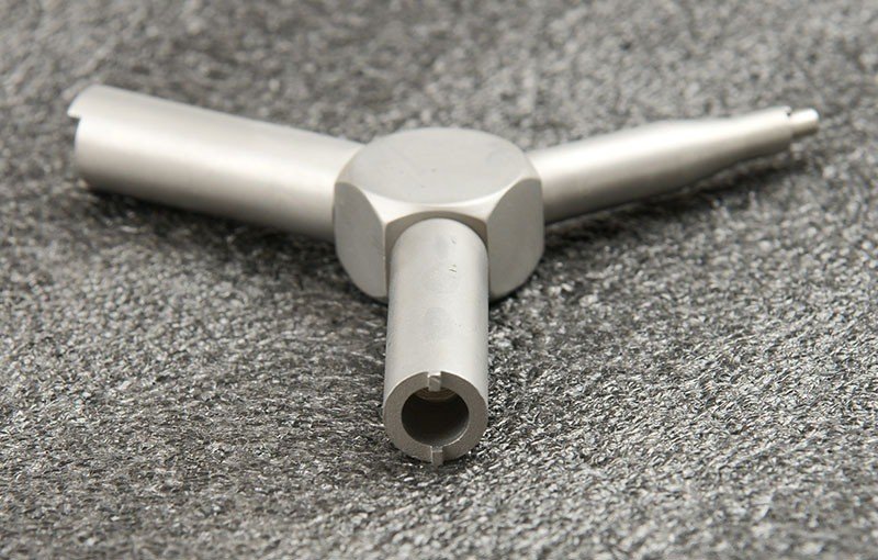 Magazine valve key  